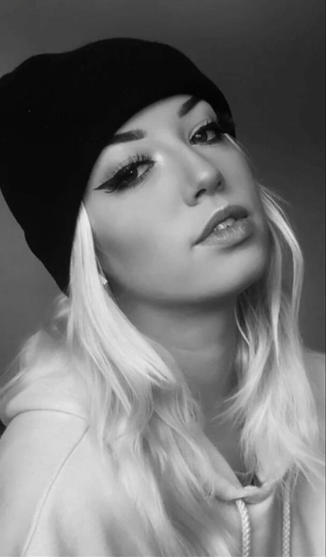 theenicolehammond star pretty pic