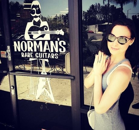 Allison Scagliotti model photos