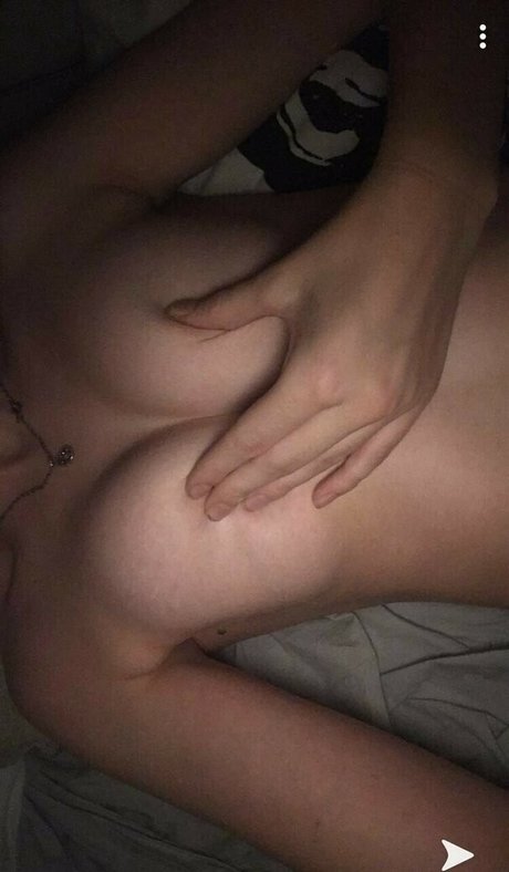 emily marionxoxo sexy pornstar pics