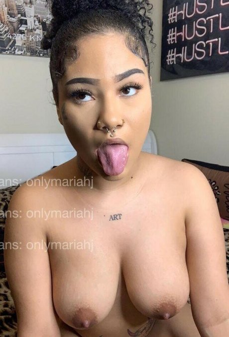 Mariahj naked model picture