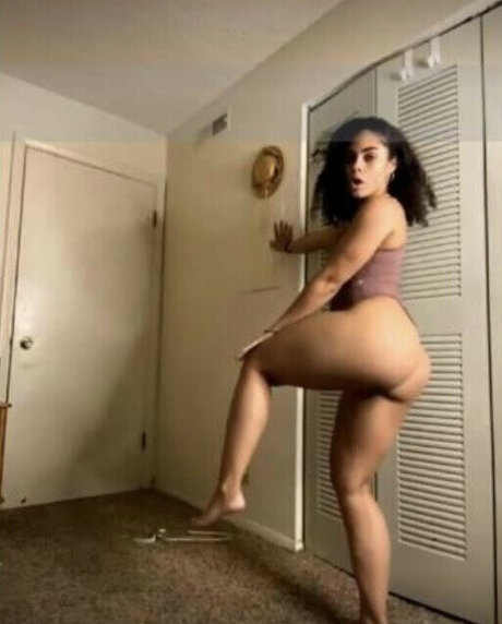 Ravyn Rochelle model hot pictures