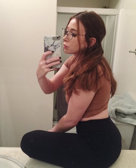 Angelica Trae erotic pornstar img