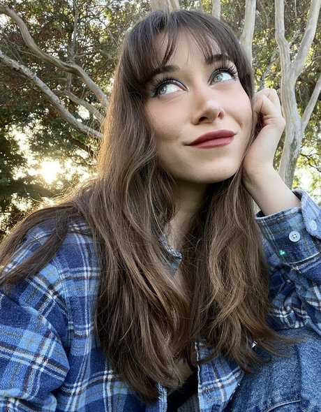 Angelica Trae erotic actress photos