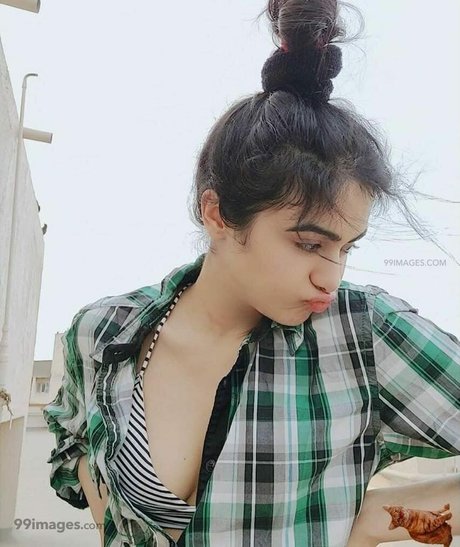 Adah Sharma free model archive