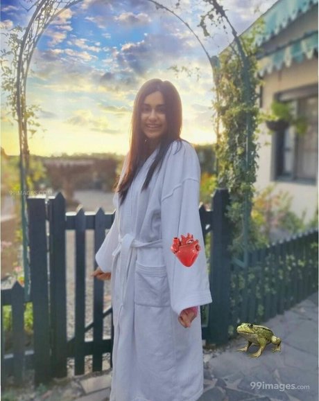 Adah Sharma best model img