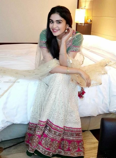 blonde shemale onlyfans porno gallery