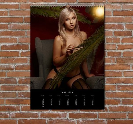 Jenny AN naked model pic