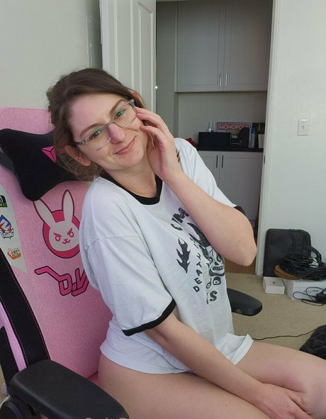 Molly Smith model perfect photo