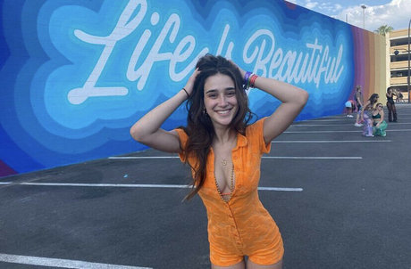 Karinne Elizabeth nude model gallery