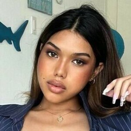 TsAsianAmber model pretty photos