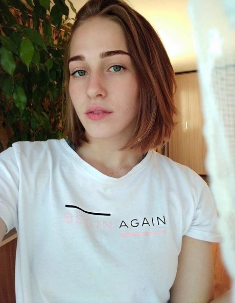 Sophie 5 model pretty photo