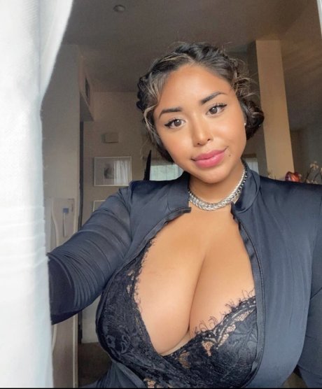 Saraiii Fon777 star adult pic