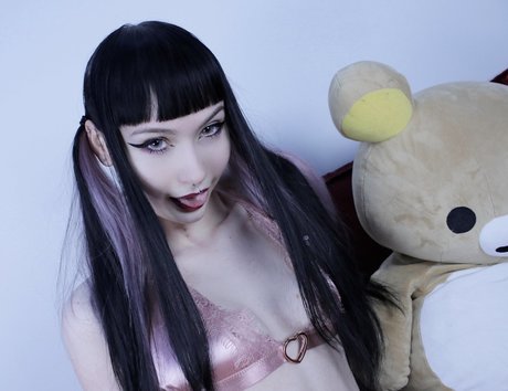 Messy naked actress photos