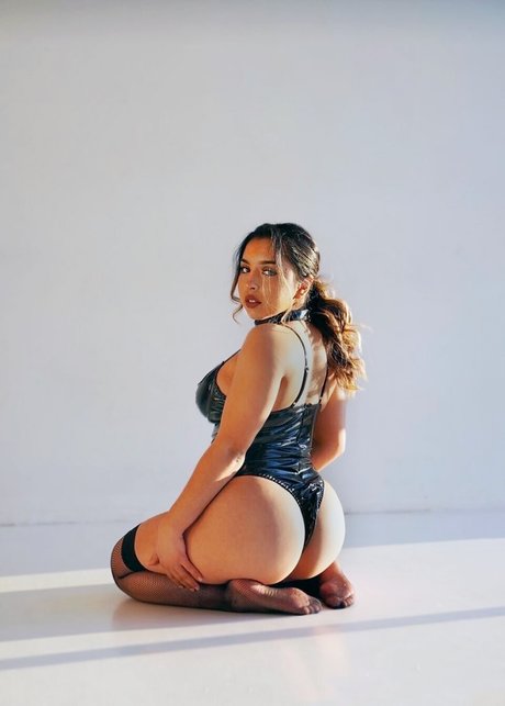 Prisymontoya beautiful model photos