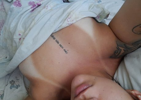 Bi Mejia model adult picture