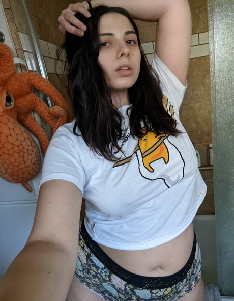 GlitchBun exclusive actress img