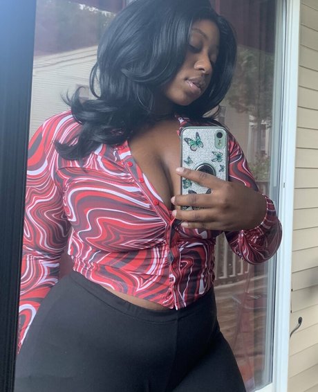 Kiana Marijuana pornstar nude images