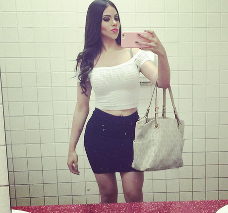 Claudia Guajardo pretty model pic