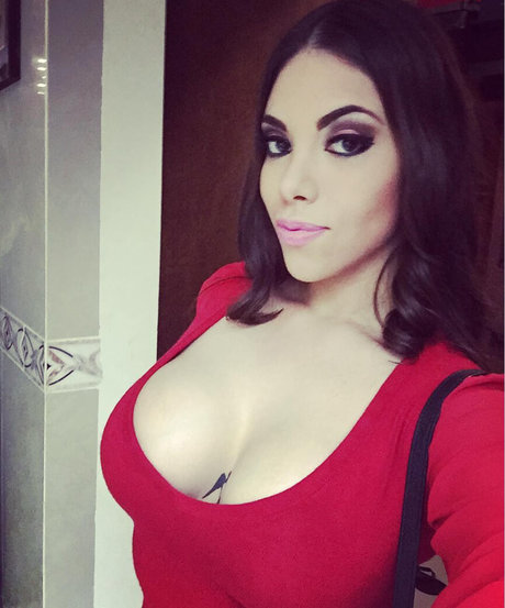 Claudia Guajardo model perfect photos