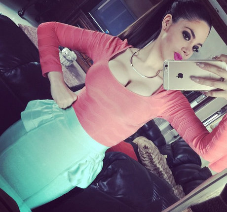 sexy mom onlyfans xxx image