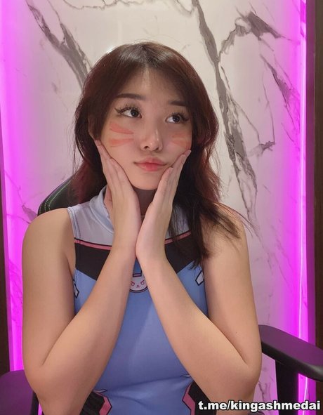 big tits nerd onlyfans xxx pictures