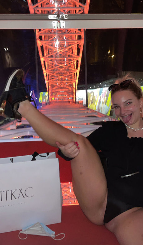 MiaNestiBaka art actress images