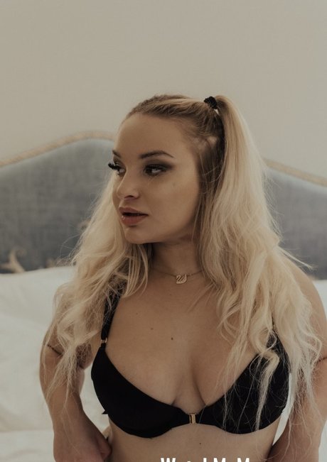 MiaNestiBaka naked model archive