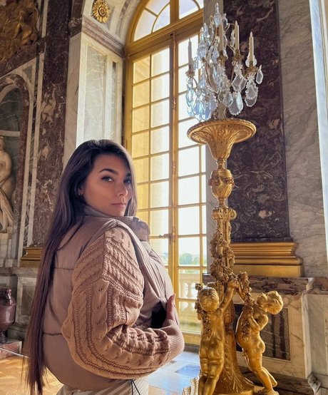 Valentina Grant model image