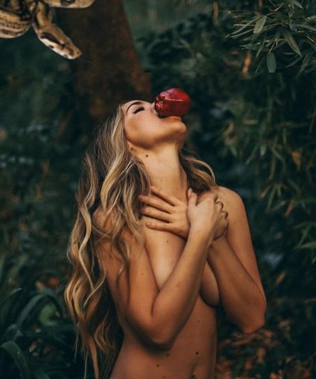 black hair milf onlyfans art naked picture