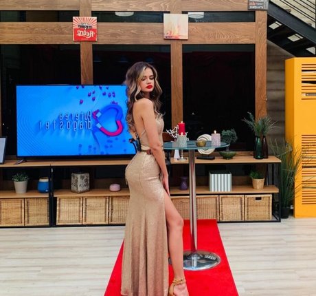 andreealalaaa nude model gallery