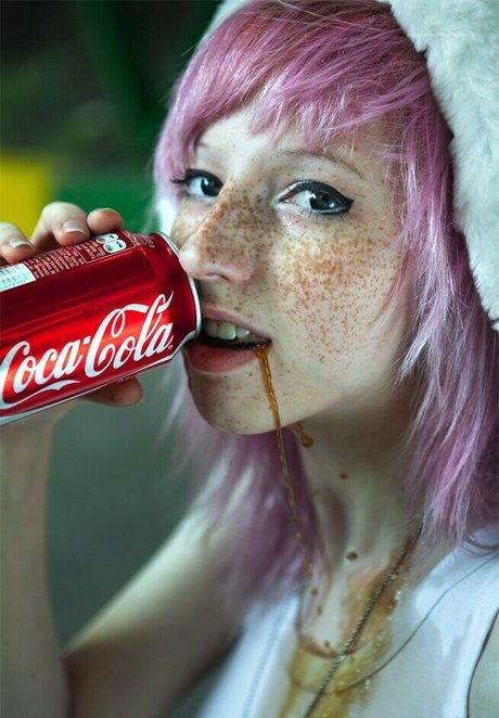 Rocken Rollia model pictures