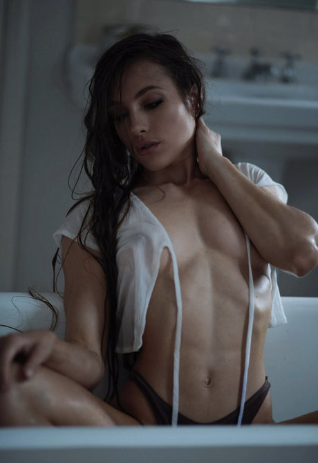 MercedesTheDancer pornographic model photos