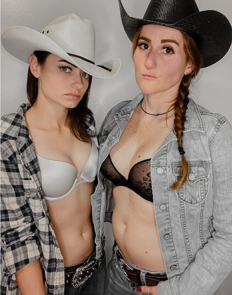 Mia Fraya Woods pornstar sexy galleries