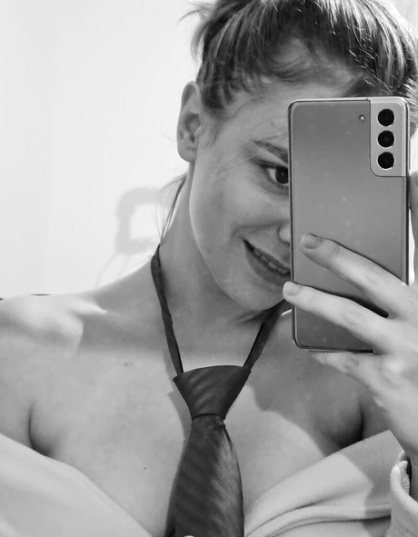 Viviane Costa exclusive actress archive