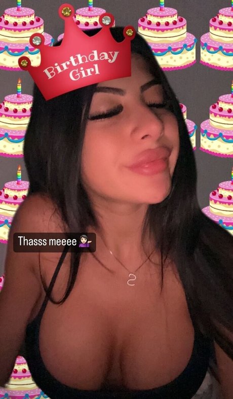 Selin Yalim Nude nice model pic