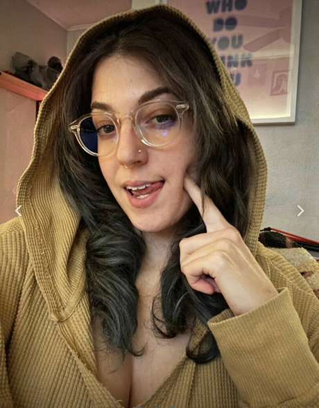 Luna Leah nude model img