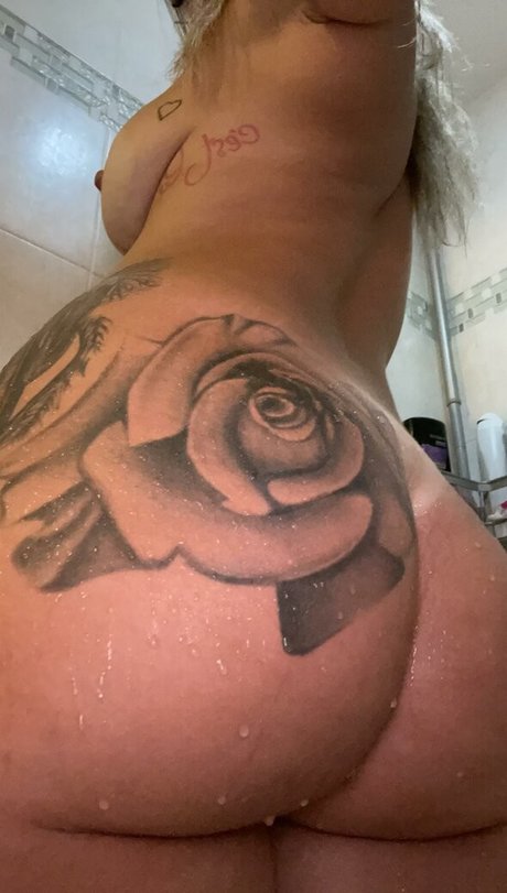 Yourfavemom star pornographic archive