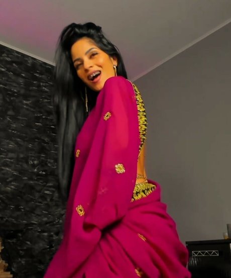 _adelle beautiful model pic