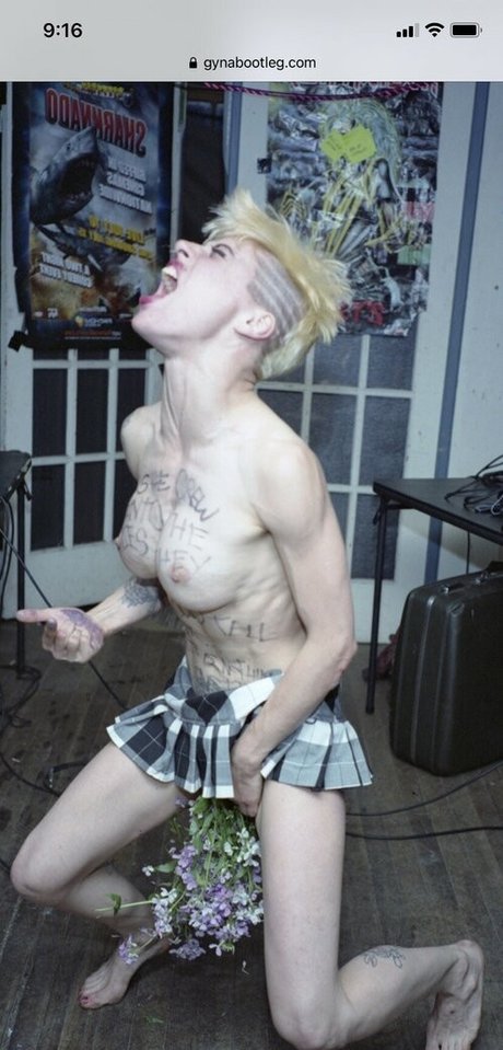 Gyna Bootleg nude actress picture