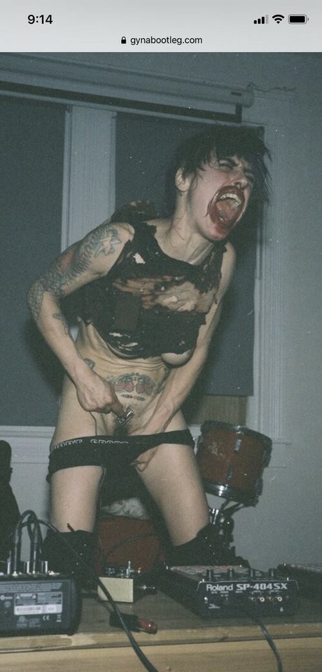 Gyna Bootleg adult star pictures