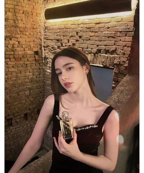 Dasha Tarab porn model pic