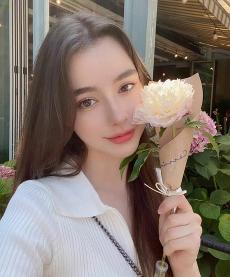 Dasha Tarab naked model photo