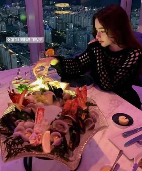 Dasha Tarab naked pornstar images