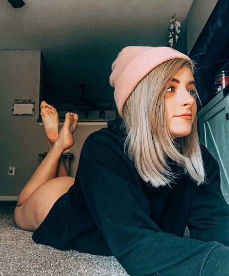 Beekay5667 nude model photo