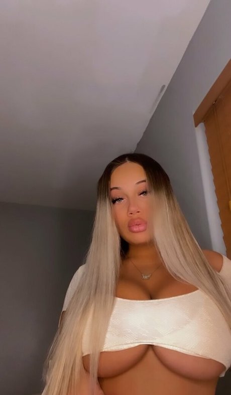 Giannamalave model high quality picture