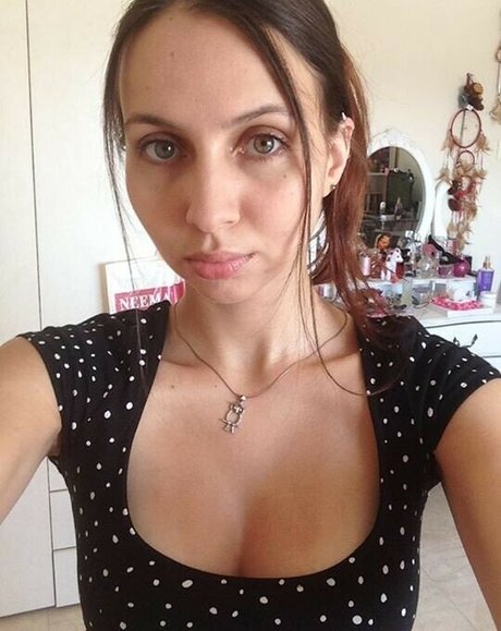 Jennie Naz pornstar hot images