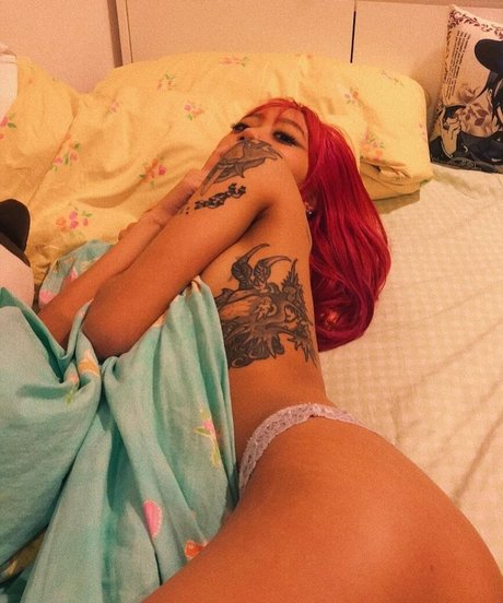 Lilfoxiebaby nude star gallery