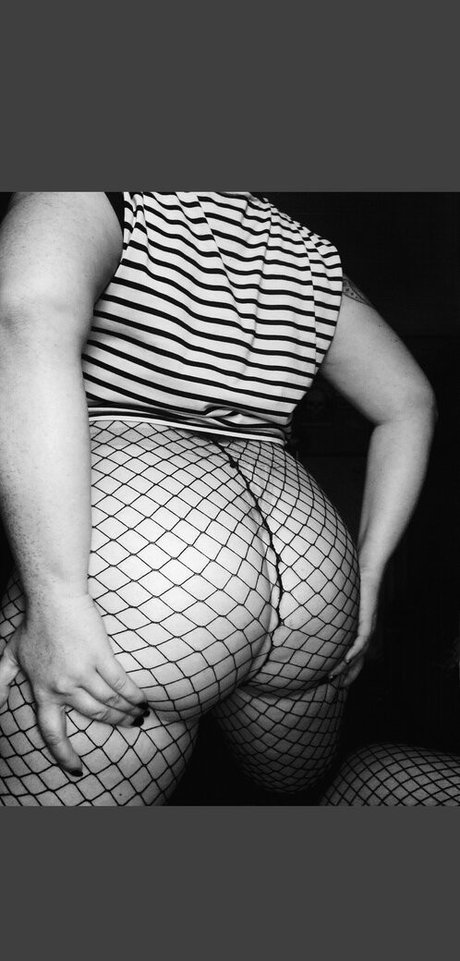 Scarletpyro nice actress photos