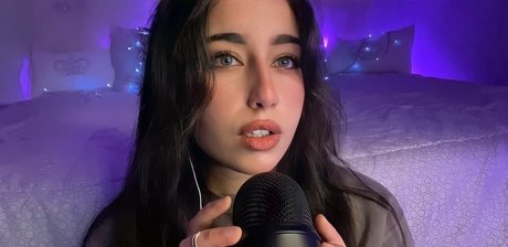 Shiny ASMR pretty model img