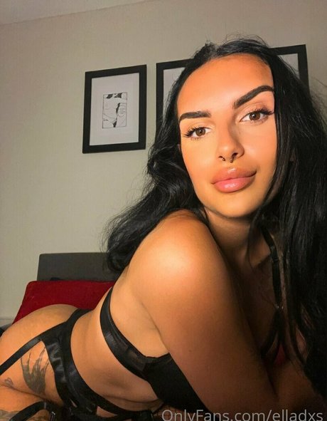 babe brunette onlyfans hot sexy pic